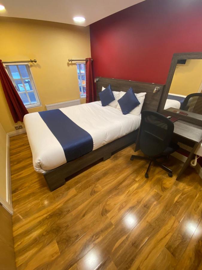 Ville Hotel Манчестер Экстерьер фото