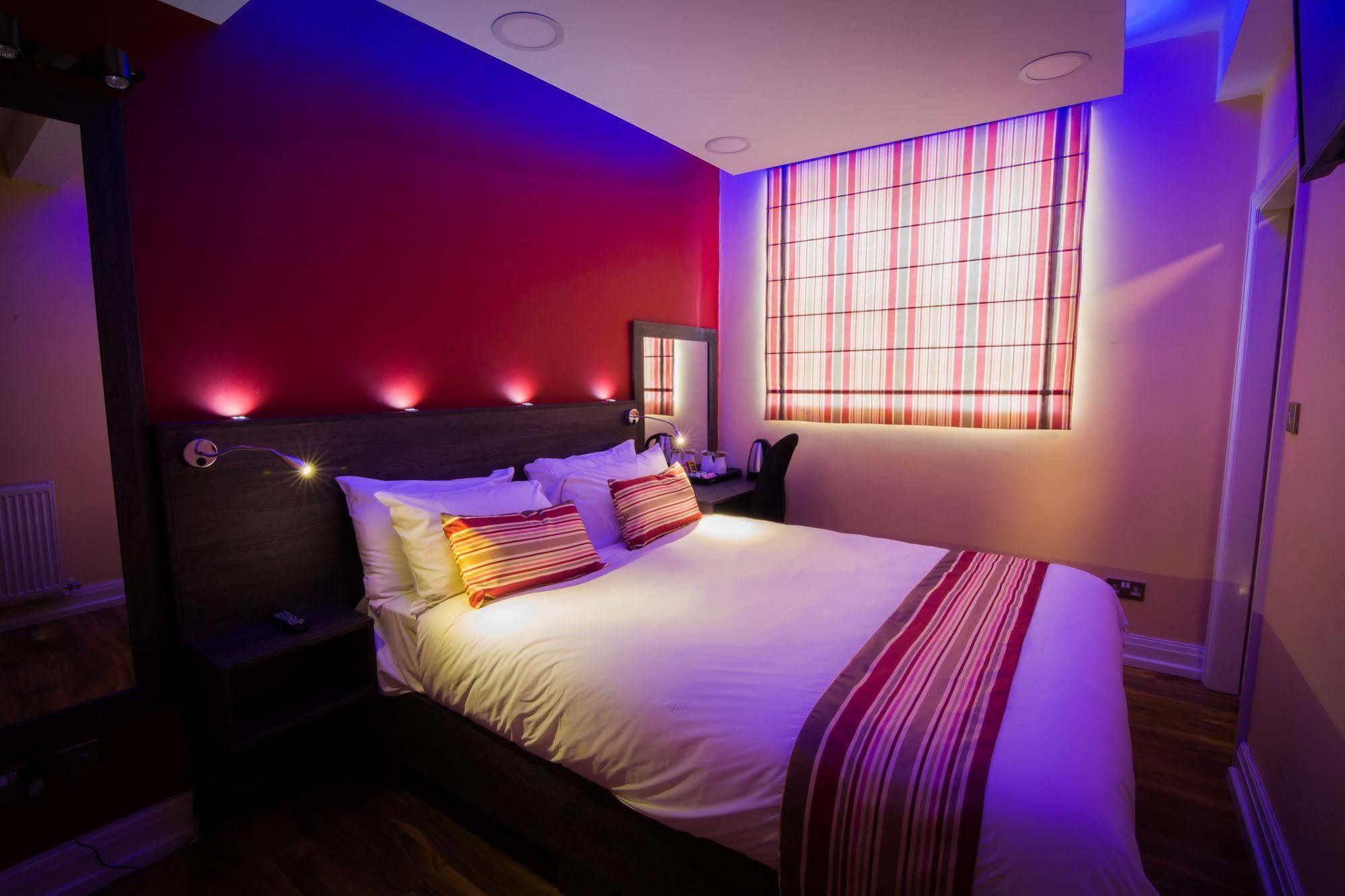 Ville Hotel Манчестер Экстерьер фото